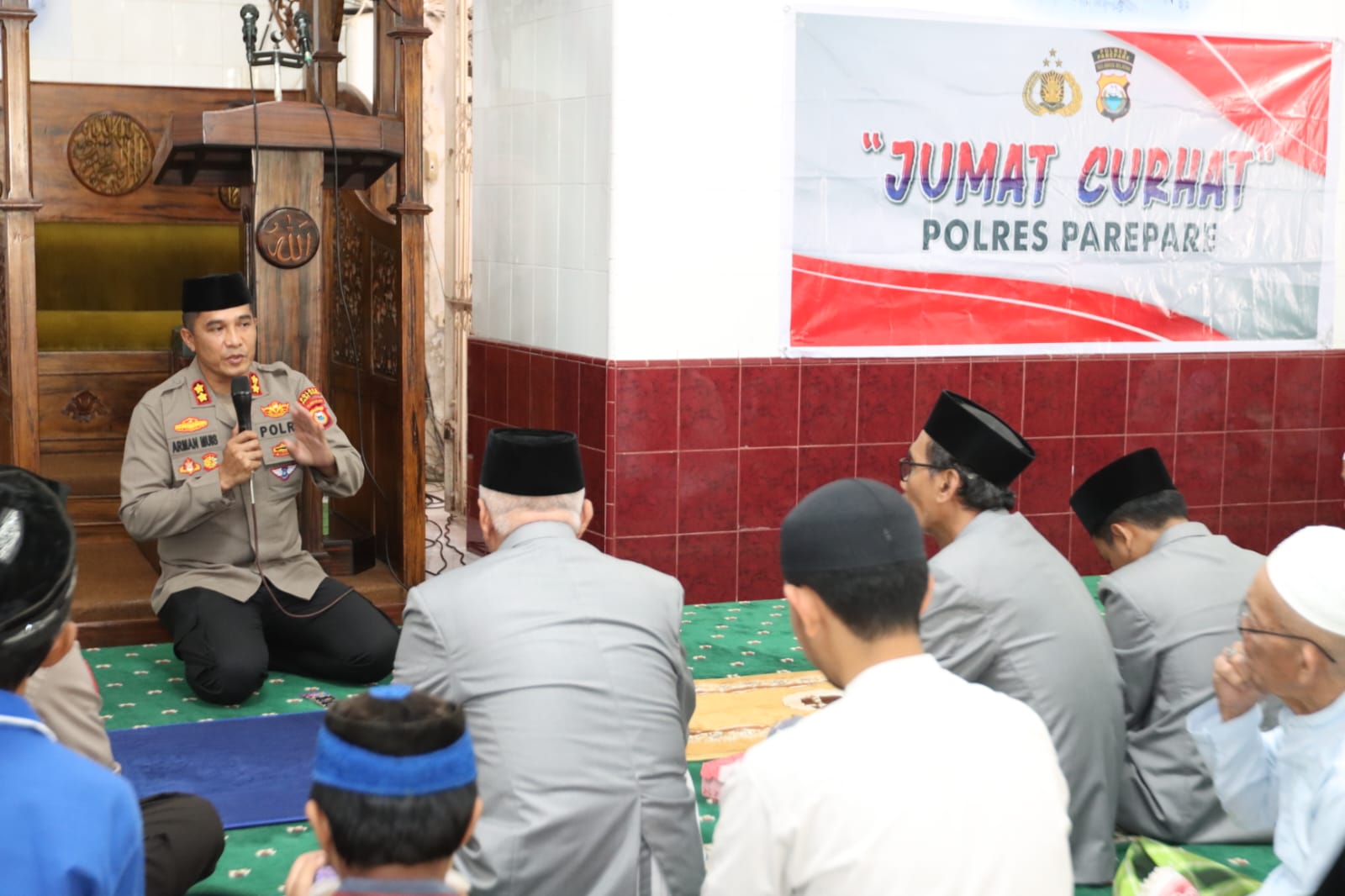 Kapolres Parepare Gelar Jumat Curhat Bersama Tokoh Agama di Masjid Raya Parepare