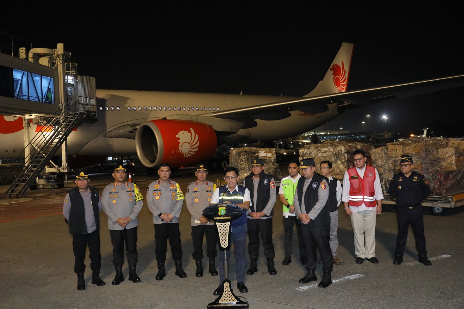 Pesawat Ketiga Berisikan Bantuan Kemanusiaan Bagi Warga Palestina