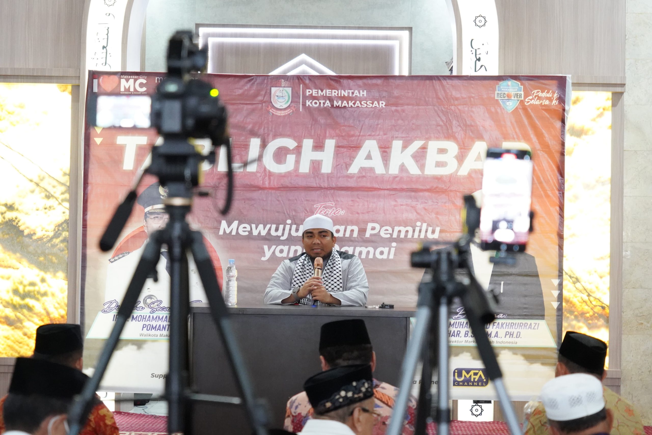 Camat Ujung Pandang Bersama Kabag Kesra Kota Makassar, Hadiri Tabligh Akbar Pemilu Damai