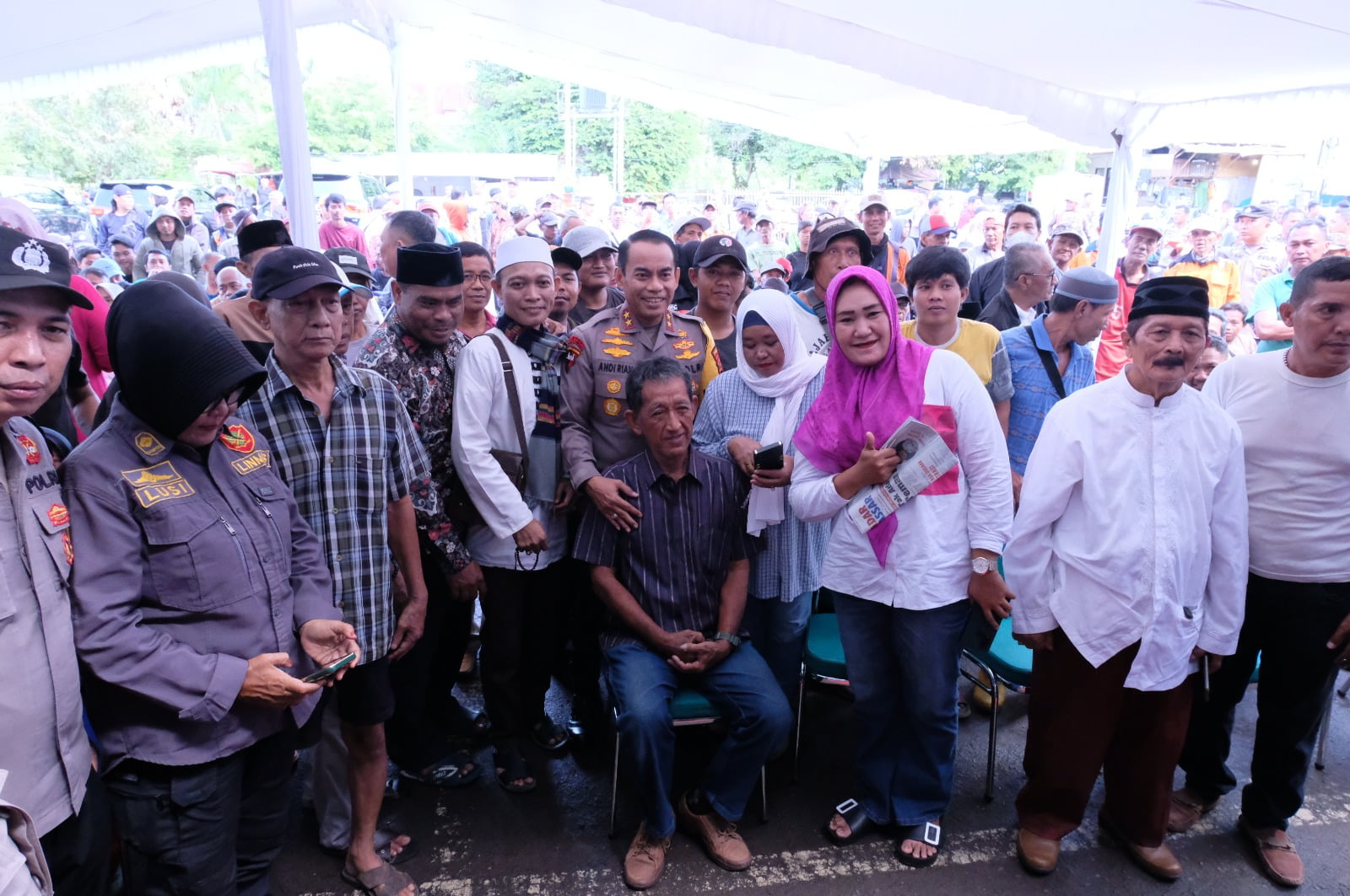 Jumat Curhat Dengan Warga Makassar, Kapolda Sulsel Himbau Agar Perbedaan Pilihan Jangan Jadikan Kita Konflik Atau Ribut