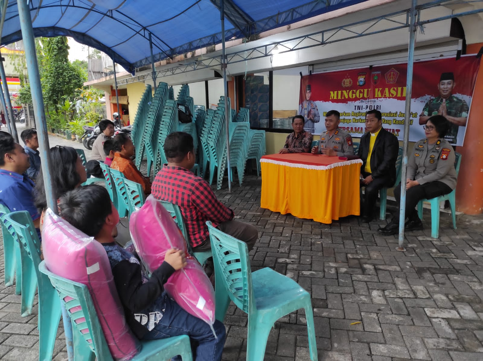 Polda Sulsel Gelar Minggu Kasih Tampung Aspirasi Jemaat Kompleks NTI Makassar